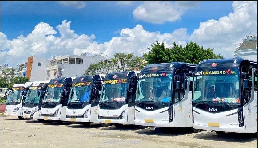 Đoàn xe Limousine của xã viên HTX Đại Việt