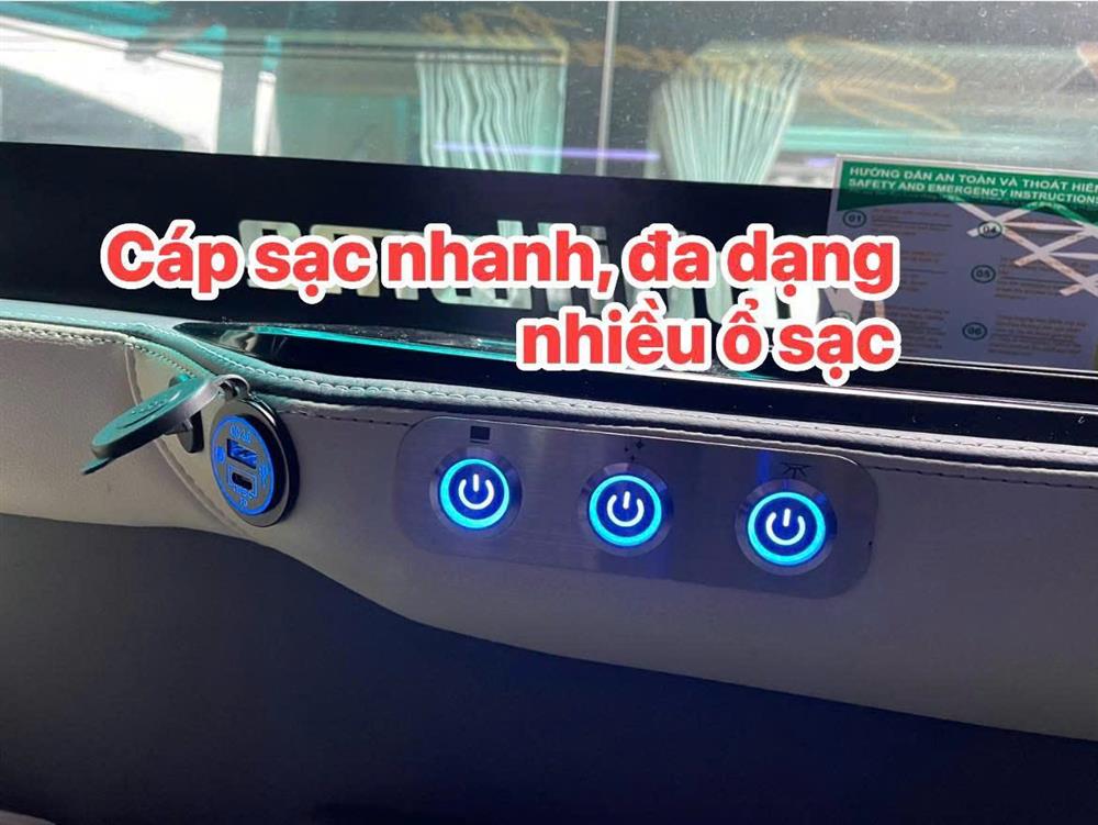 Ổ sạc nhanh trên xe giường nằm