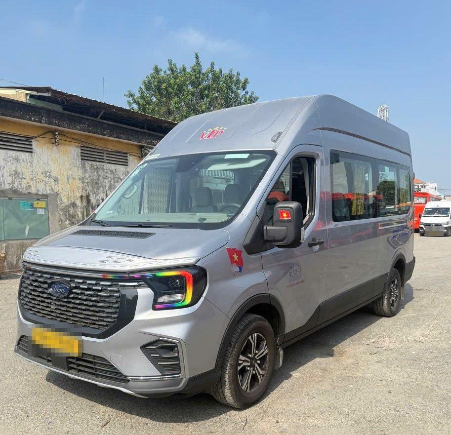 Xe Ford Transit 16 chỗ đời mới